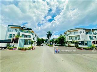 Cho thuê căn c4 mega village khang điền  view hồ bơi, 4pn, giá chỉ 14 triệu/tháng (bao phí ql)