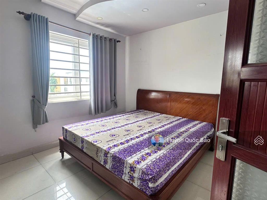 Cho thuê căn c4 mega village khang điền  view hồ bơi, 4pn, giá chỉ 14 triệu/tháng (bao phí ql)