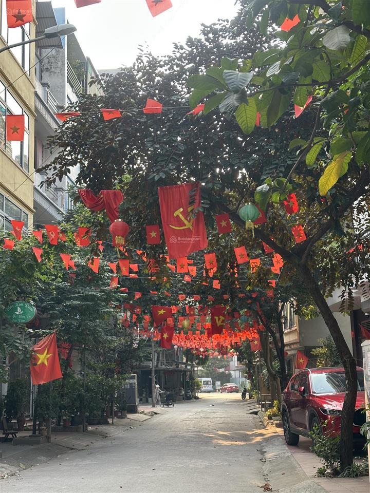 Bán liền kề văn khê, 50m2, mặt tiền 4m, 2 mặt tiền phân lô vỉa hè 5m, đường 10m, giá 14.9