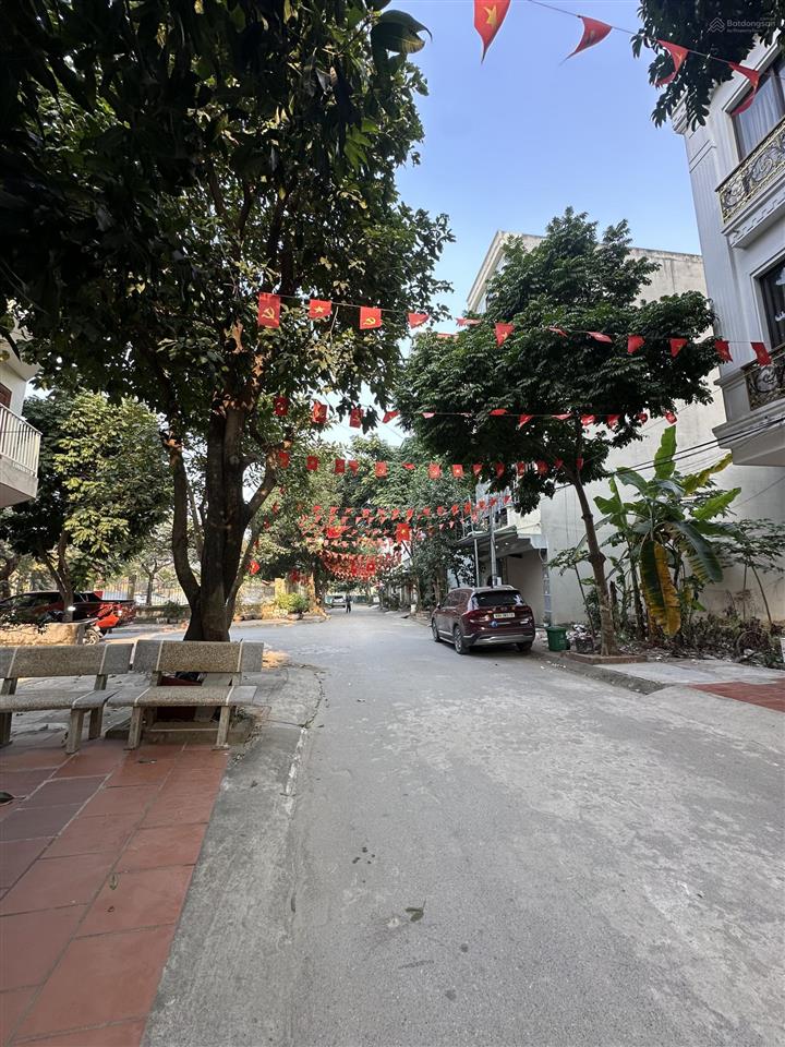 Bán liền kề văn khê, 50m2, mặt tiền 4m, 2 mặt tiền phân lô vỉa hè 5m, đường 10m, giá 14.9