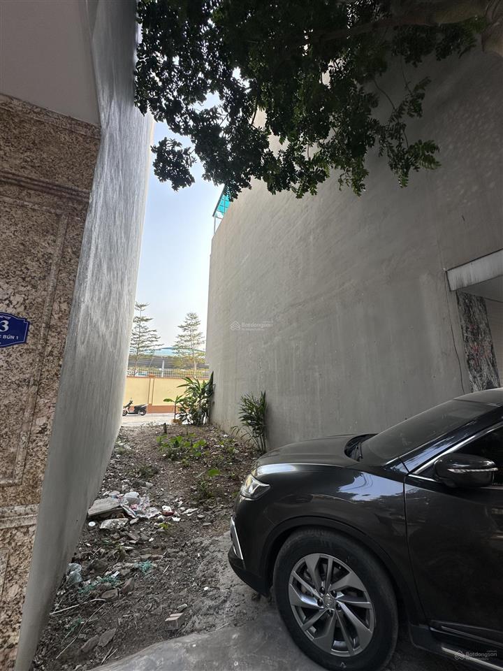 Bán liền kề văn khê, 50m2, mặt tiền 4m, 2 mặt tiền phân lô vỉa hè 5m, đường 10m, giá 14.9