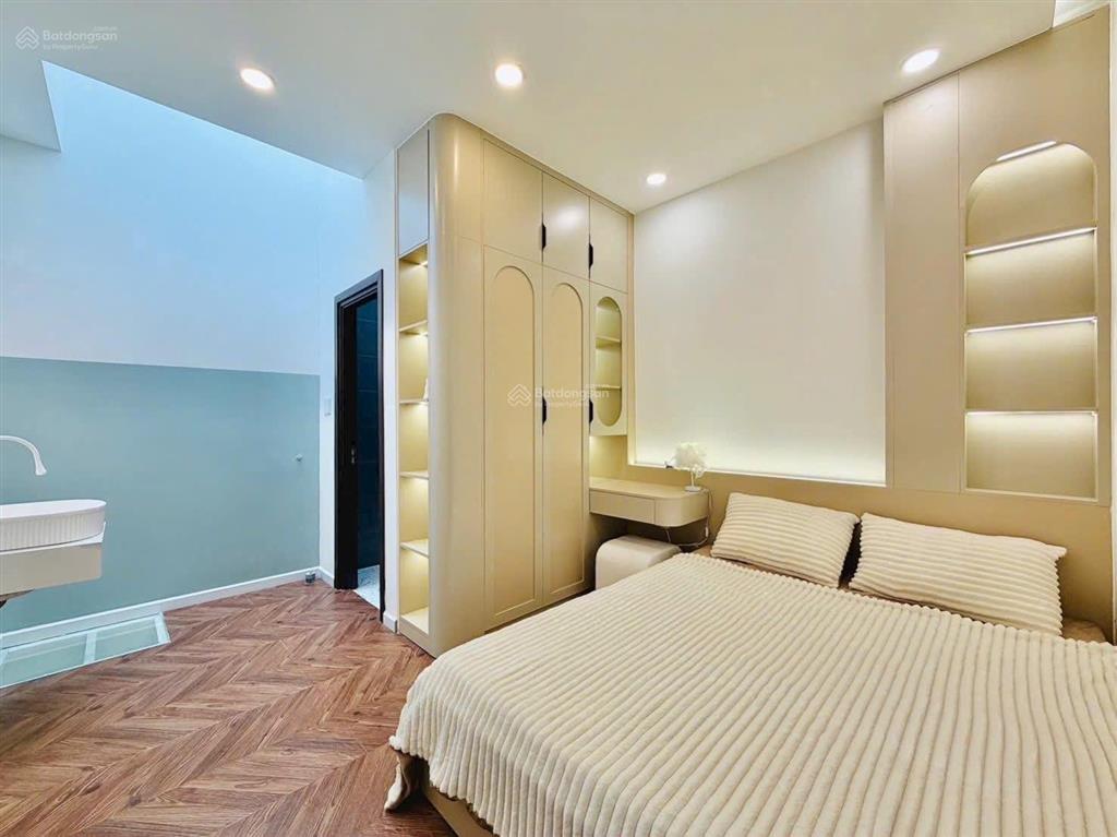 Gấp! giảm sâu 200tr nhà đường lê văn sỹ, phường 13, quận 3, 58,2m2, 3tỷ990tr