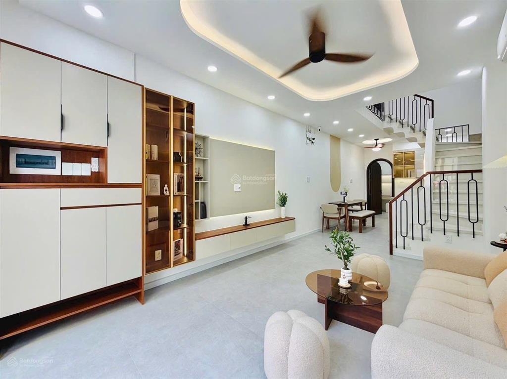 Gấp! giảm sâu 200tr nhà đường lê văn sỹ, phường 13, quận 3, 58,2m2, 3tỷ990tr
