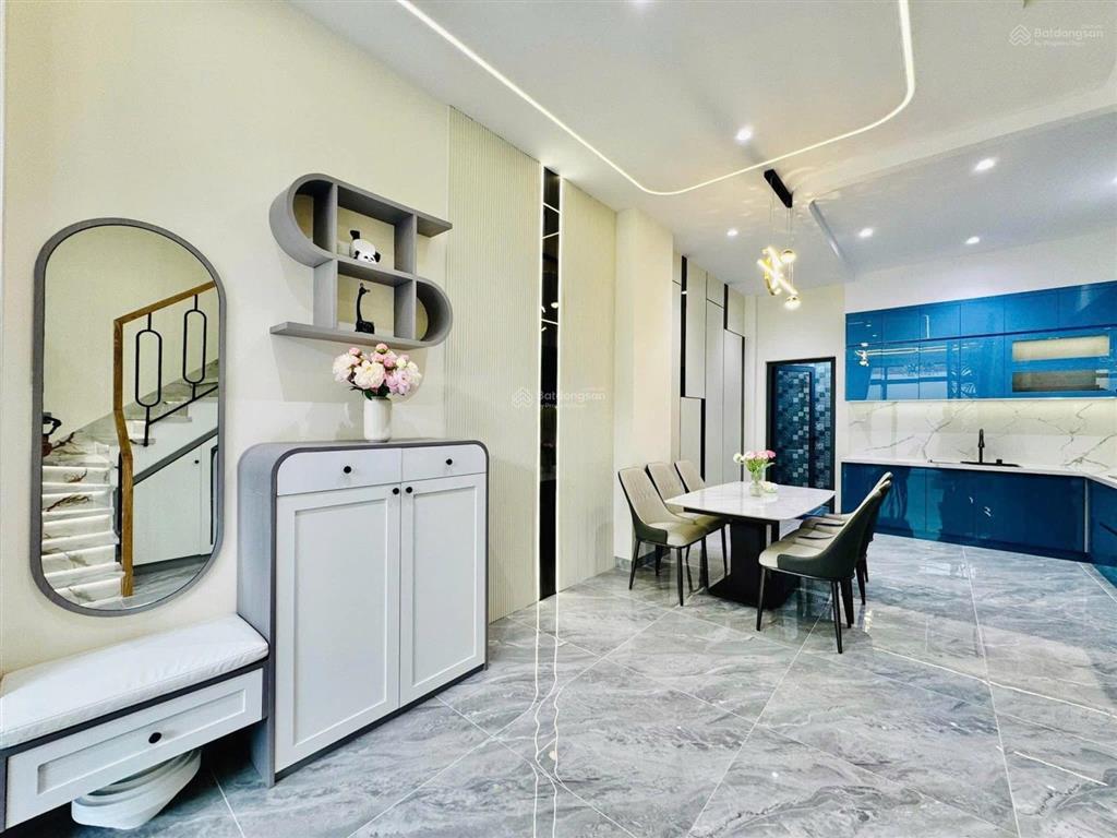 Cần tiền bán gấp nhà sổ hồng riêng đường đoàn văn bơ, phường 14, quận 4, 45,2m2, 3tỷ450tr