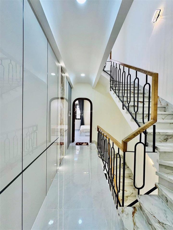 Cần tiền bán gấp nhà sổ hồng riêng đường đoàn văn bơ, phường 14, quận 4, 45,2m2, 3tỷ450tr