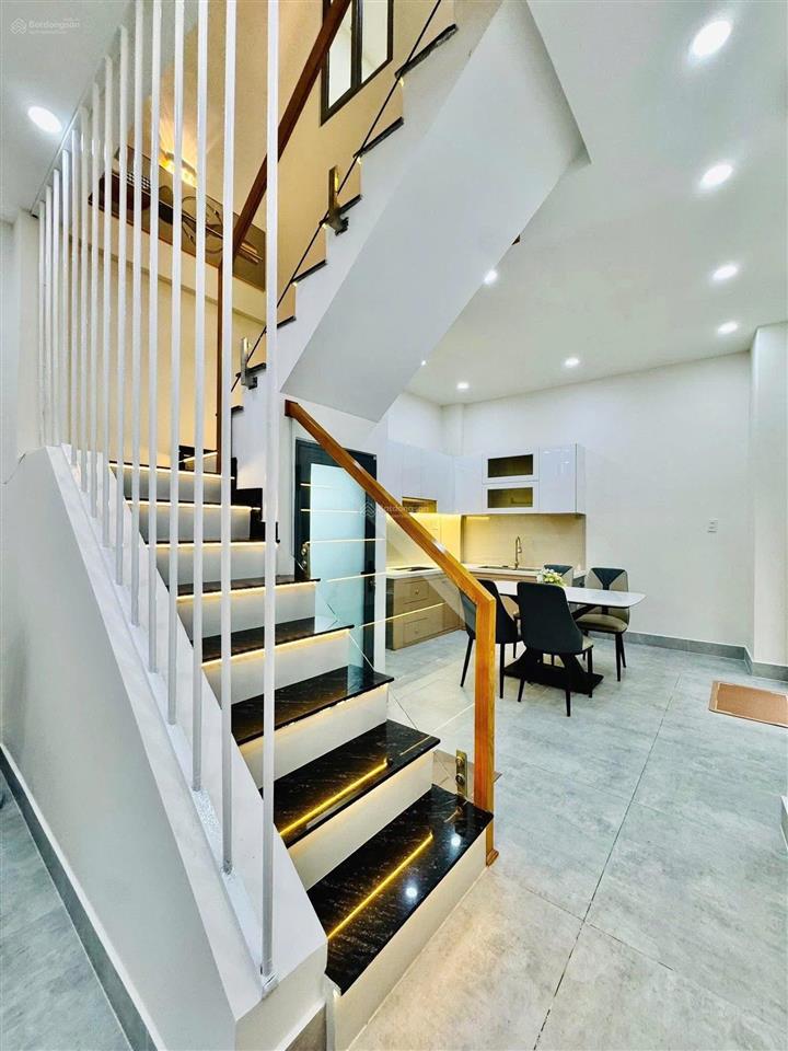 Nhà xinh giá mềm! đường lạc long quân, phường 3, quận 11, 34,7m2, 2tỷ550tr
