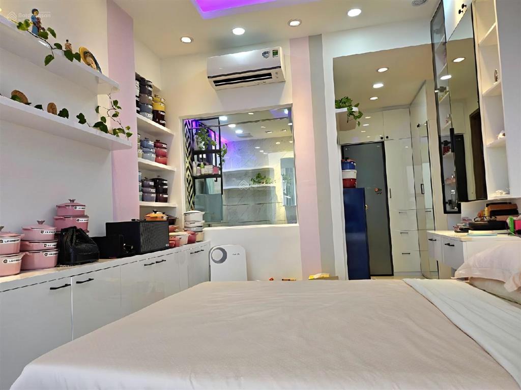 Căn hộ 120m2, 3pn, 3vs, đã có sổ, chung cư akari, tòa ak6, tặng full nội thất cao cấp, chỉ 6,x tỷ