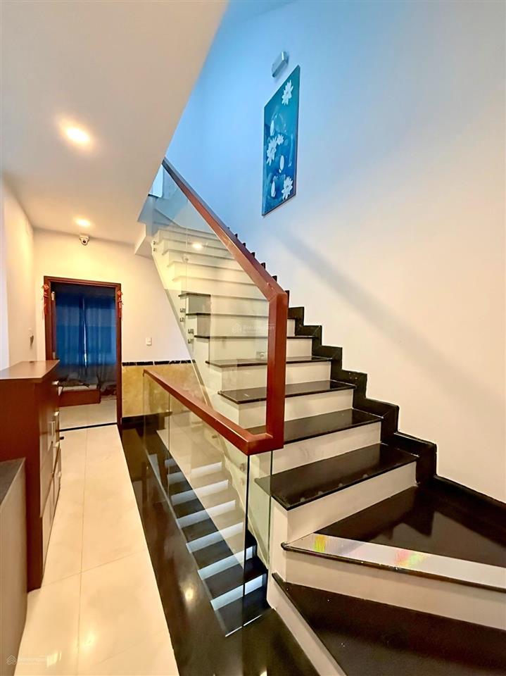 Khu vip tên lửa, chỉ hơn 8 tỷ, nhà 4 tầng mới đẹp, sát cv phú lâm, aeon mall, giáp quận 6