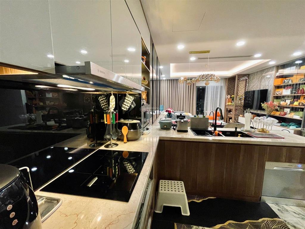 Bán căn hộ 3pn, 2wc tại 275 nguyễn trãi, 15,3 tỷ, 129m2, golden land