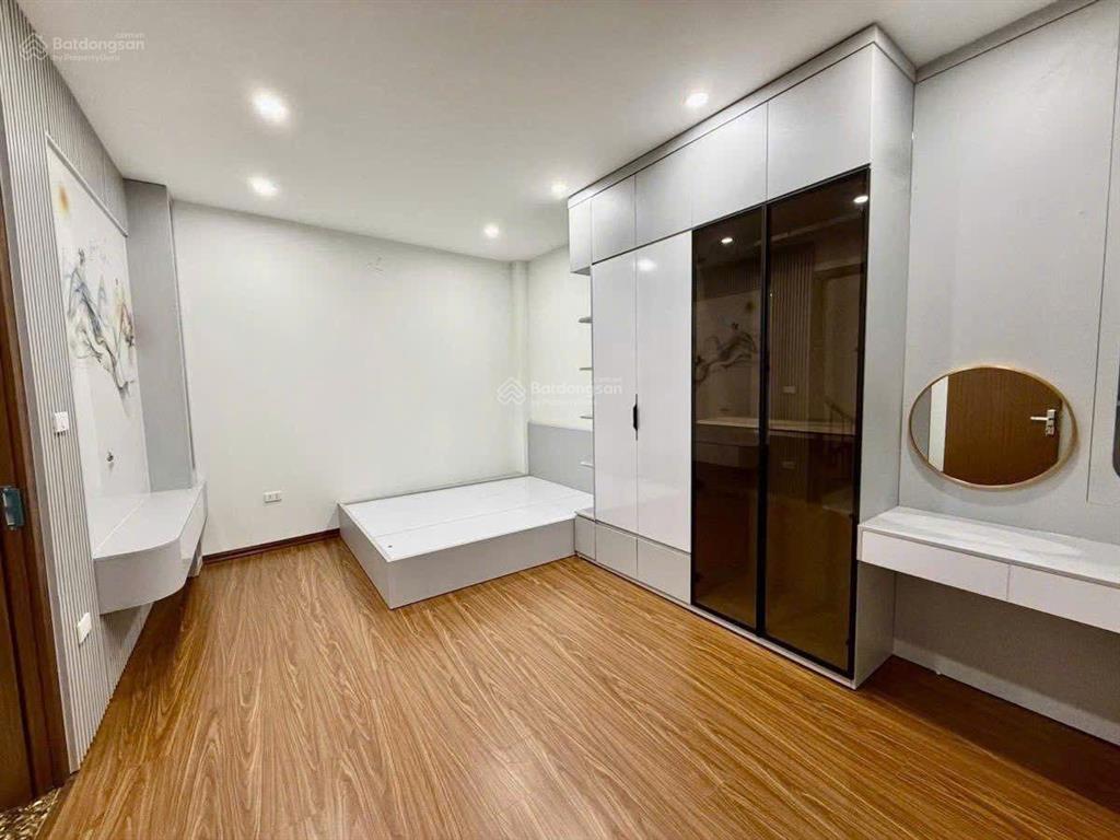 Bán nr view đẹp tại phố trung liệt, 10,9 tỷ, 32m2, 3pn, 3wc, 5 tầng, mặt tiền 6.3m