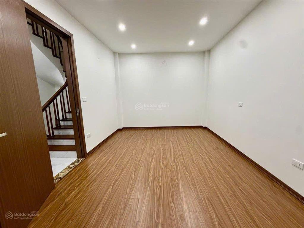 Bán nr view đẹp tại phố trung liệt, 10,9 tỷ, 32m2, 3pn, 3wc, 5 tầng, mặt tiền 6.3m