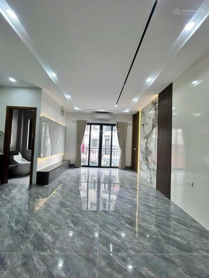 Bán nhà riêng tại phố khâm thiên, 13,5 tỷ, 55 m2, 3pn, 4wc, 6 tầng
