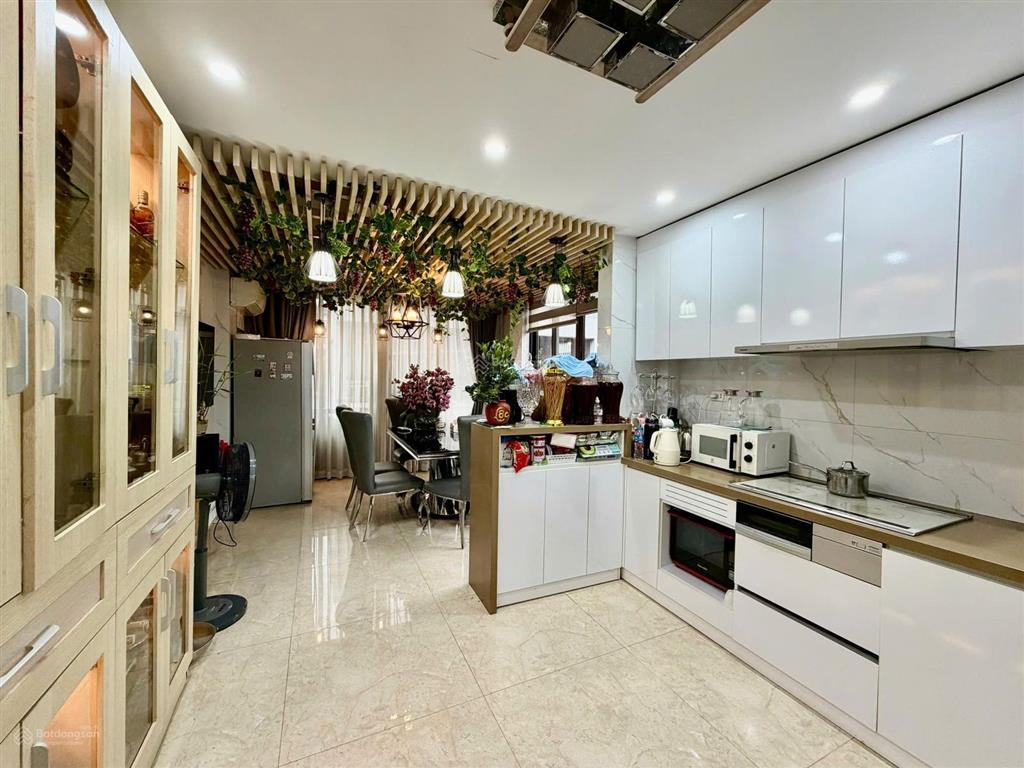 Bán nhà riêng tại phố xã đàn, giá siêu hời 19,5 tỷ, 35m2, 6 tầng, 3pn, 4wc