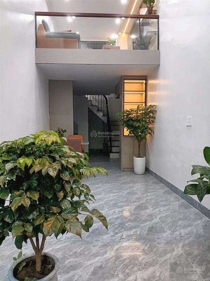Bán nr tại thịnh quang, 8,5 tỷ, 30m2, 3pn, 4wc, phong thủy tốt, ngõ ô tô