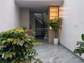 Bán nr tại thịnh quang, 8,5 tỷ, 30m2, 3pn, 4wc, phong thủy tốt, ngõ ô tô