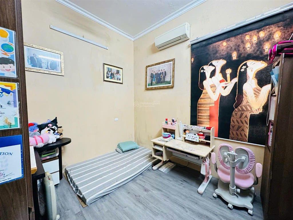 Bán nhà riêng tại quán thánh, 32,9 tỷ, 101m2, 6pn, 6wc, giá cực chất tốt