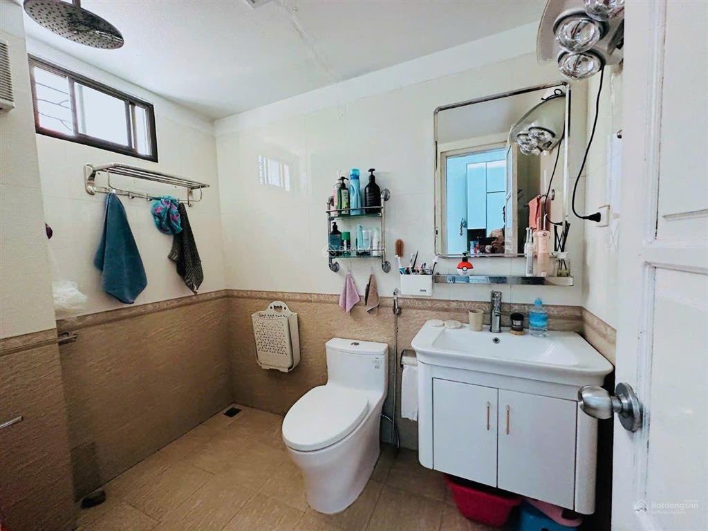 Bán nhà riêng tại quán thánh, 32,9 tỷ, 101m2, 6pn, 6wc, giá cực chất tốt