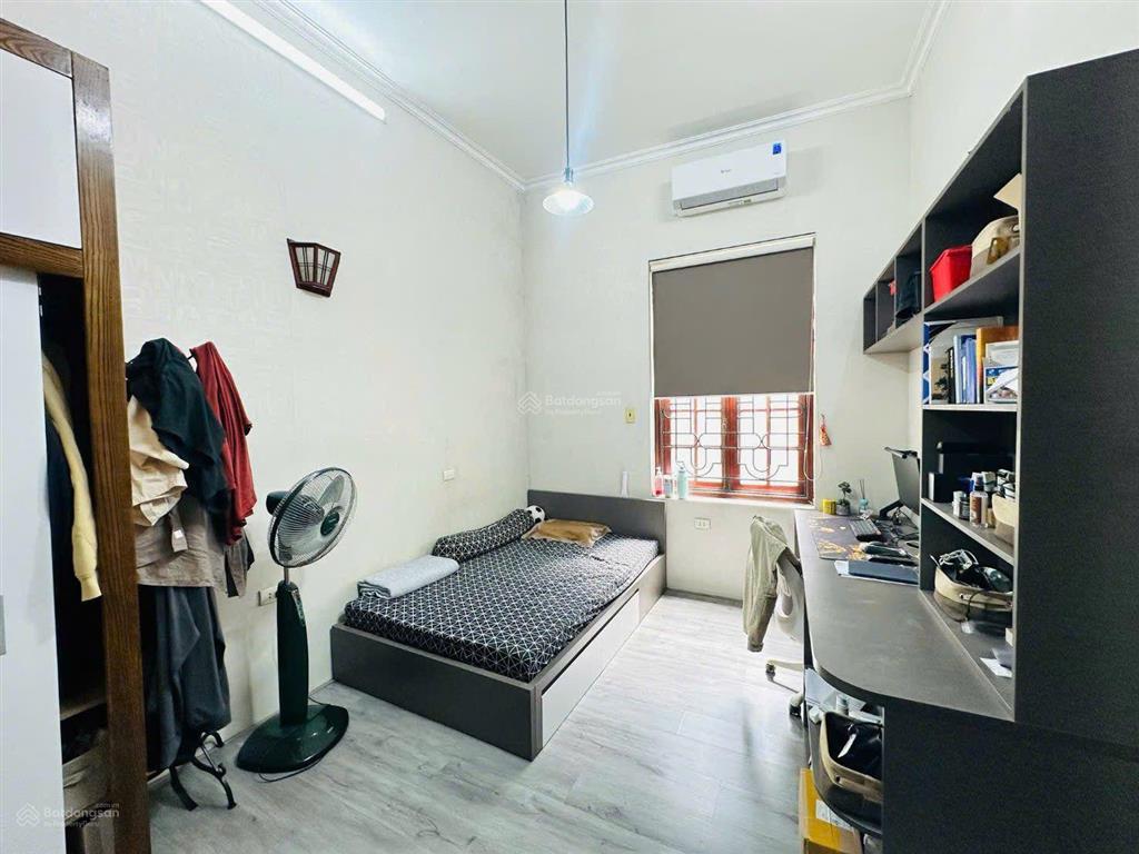 Bán nhà riêng tại quán thánh, 32,9 tỷ, 101m2, 6pn, 6wc, giá cực chất tốt
