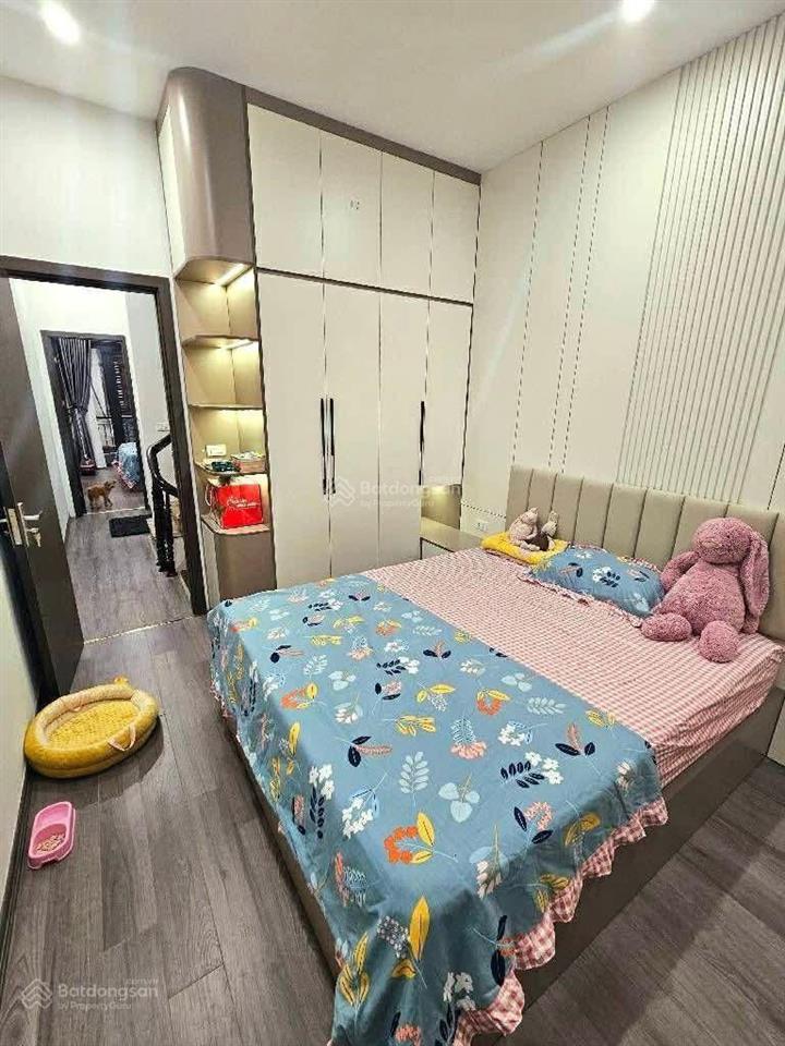 Bán nhà riêng tại hoàng văn thái, 13,9 tỷ, 41 m2, 4pn, 4wc, đường vào 3m