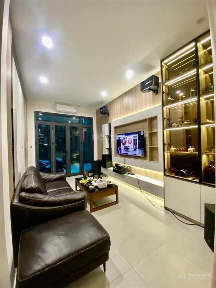 Bán nhà riêng tại hoàng văn thái, 13,9 tỷ, 41 m2, 4pn, 4wc, đường vào 3m