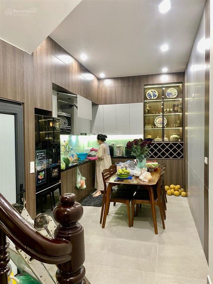 Bán nhà riêng tại hoàng văn thái, 13,9 tỷ, 41 m2, 4pn, 4wc, đường vào 3m