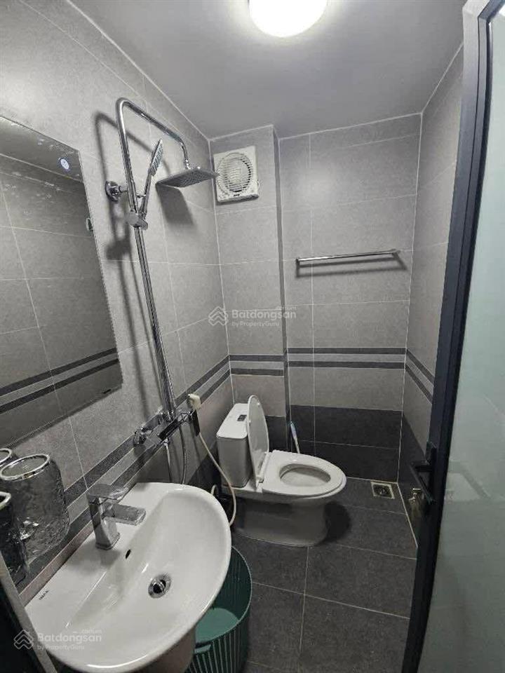 Bán nhà riêng tại hoàng văn thái, 13,9 tỷ, 41 m2, 4pn, 4wc, đường vào 3m