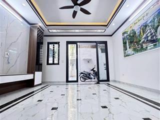 Cho thuê nhà riêng 40m2, 18 triệu vnd tại hoàng hoa thám, p thụy khuê, q.tây hồ