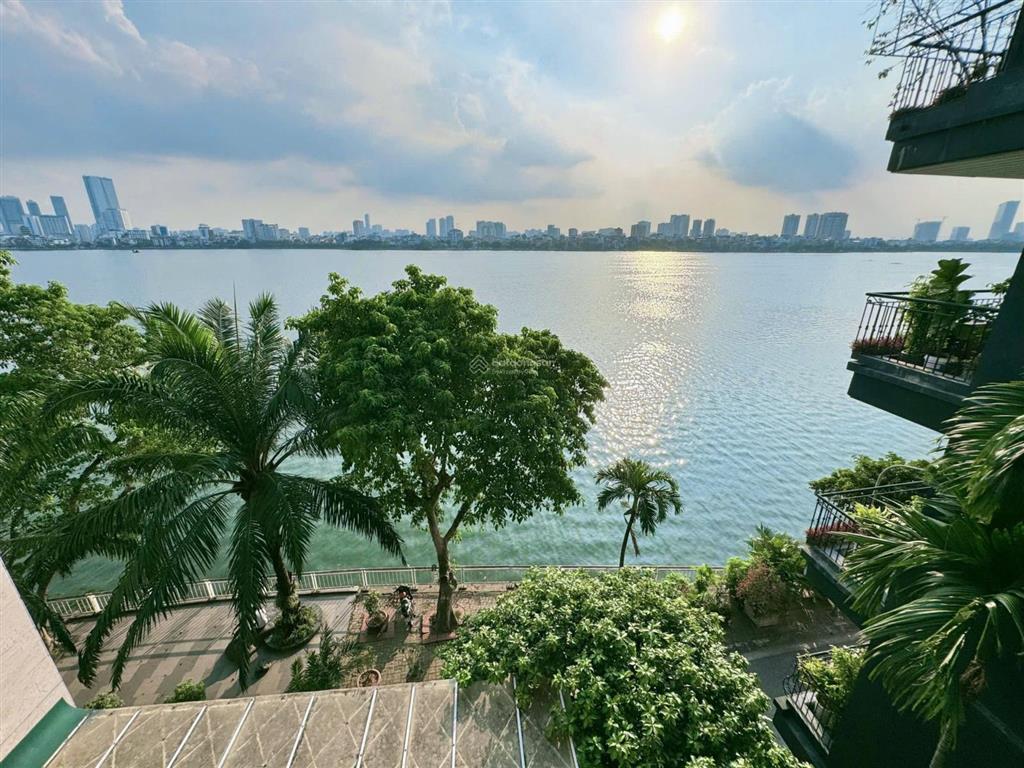 Cho thuê bt 8pn, 7wc giá tốt, 200m2 tại phố quảng khánh, tây hồ, hà nội