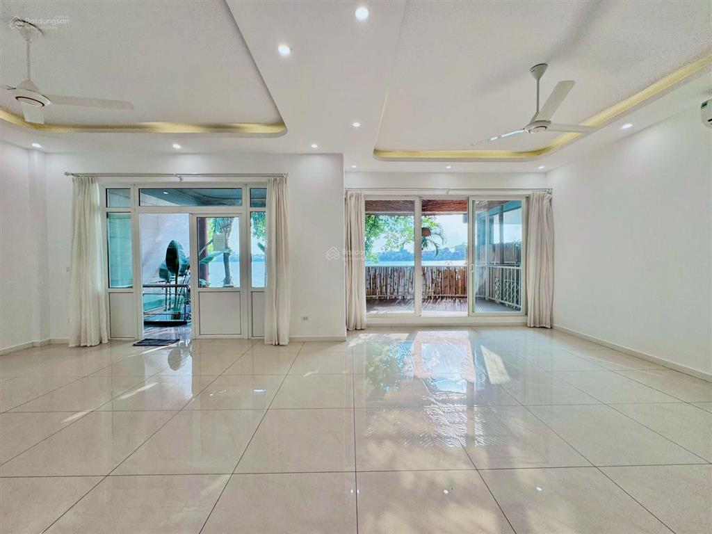 Cho thuê bt 8pn, 7wc giá tốt, 200m2 tại phố quảng khánh, tây hồ, hà nội