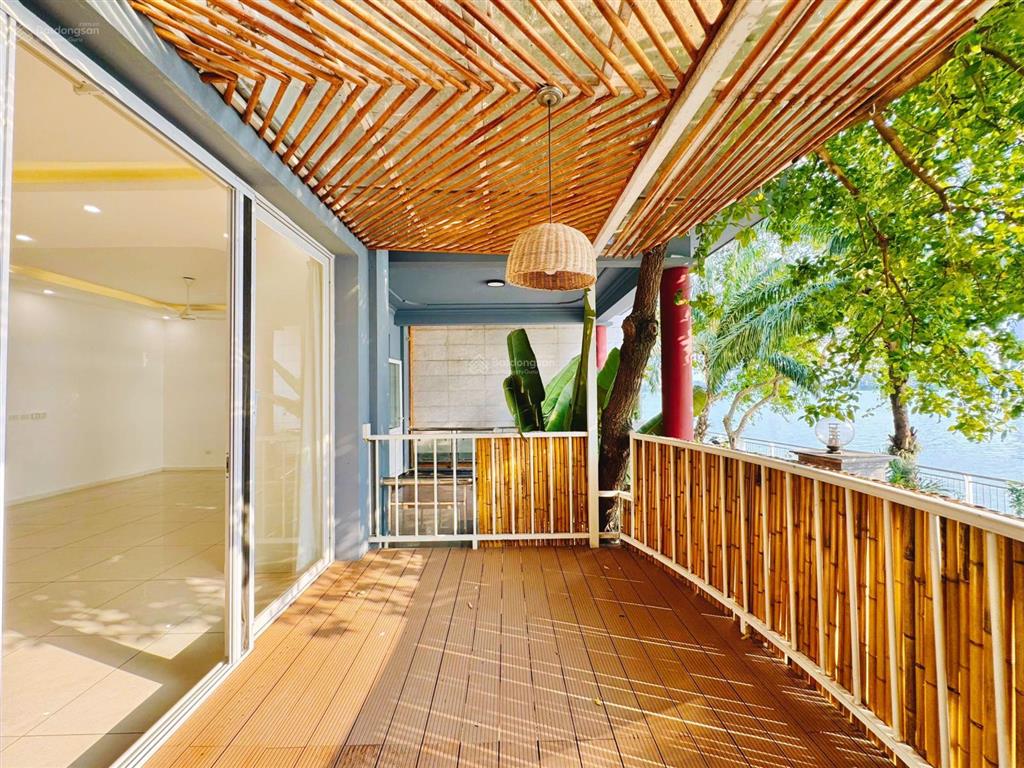 Cho thuê bt 8pn, 7wc giá tốt, 200m2 tại phố quảng khánh, tây hồ, hà nội