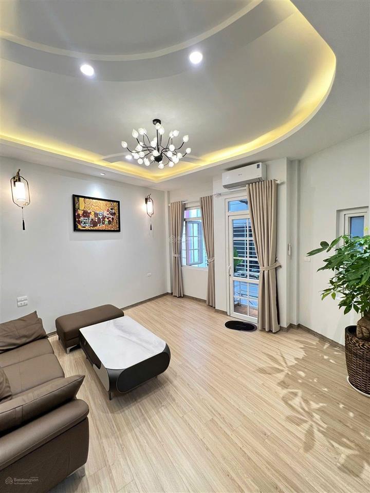 Bán nhà phố hào nam, giá tốt 12,9 tỷ, 50m2, 8pn, 4wc, view đẹp
