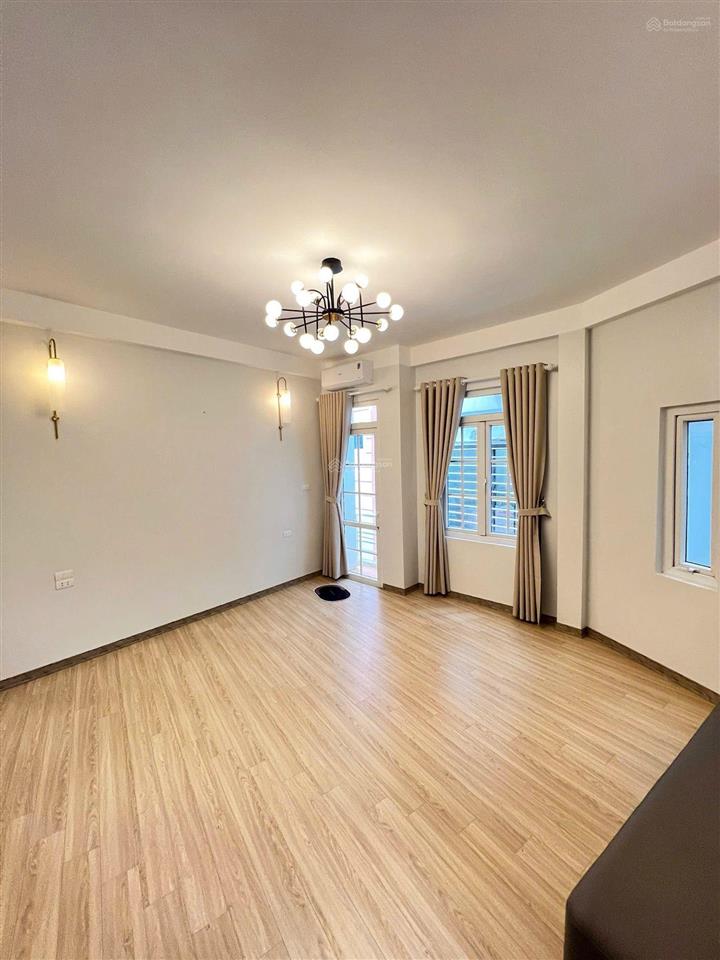 Bán nhà phố hào nam, giá tốt 12,9 tỷ, 50m2, 8pn, 4wc, view đẹp