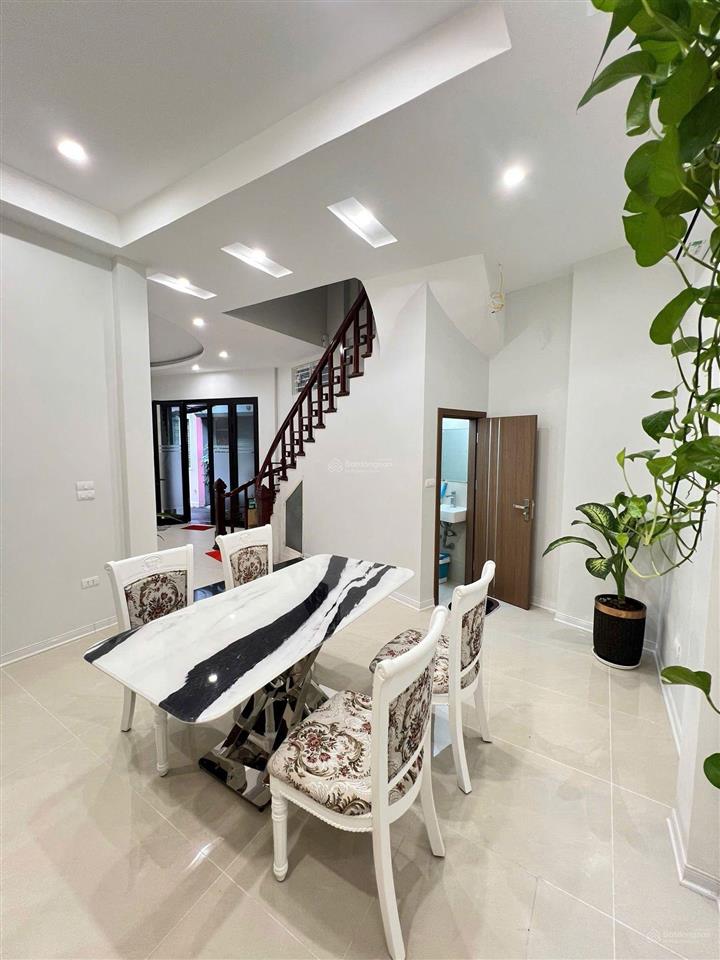 Bán nhà phố hào nam, giá tốt 12,9 tỷ, 50m2, 8pn, 4wc, view đẹp