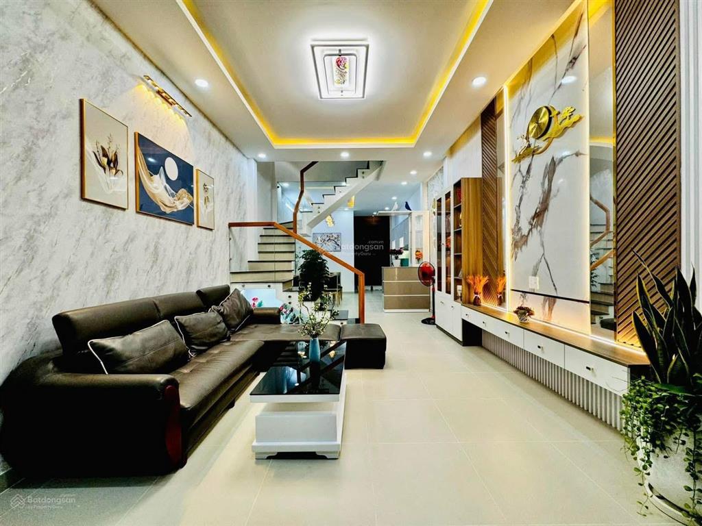 Bán nhà 60m2 ngay nguyên hồng, gò vấp. giá 3 tỷ 820  khu dân cư hiện hữu, giá cực tốt, hẻm 5m