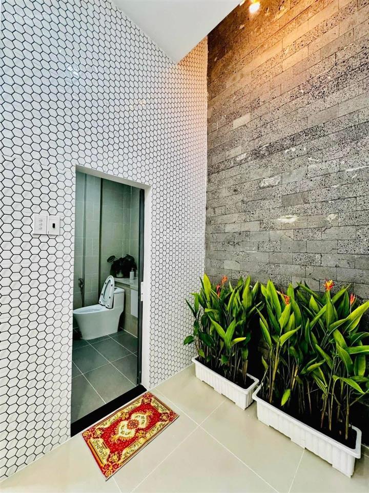 Bán nhà 60m2 ngay nguyên hồng, gò vấp. giá 3 tỷ 820  khu dân cư hiện hữu, giá cực tốt, hẻm 5m