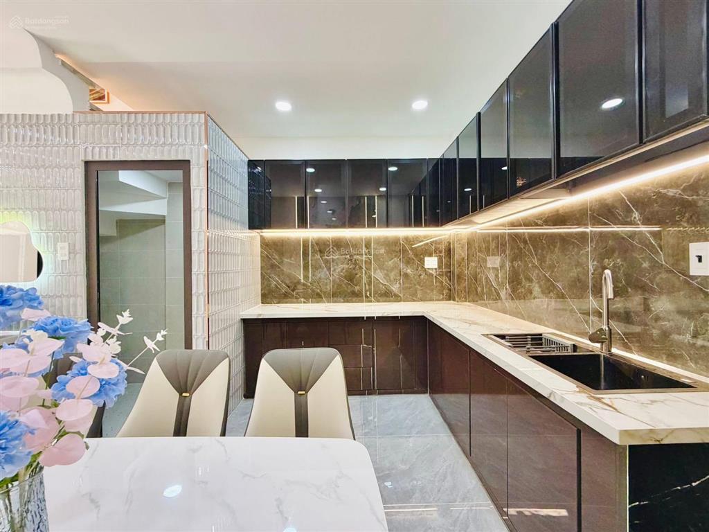 Bán nhanh căn nhà 52.8m2 ngay lê quang định, gò vấp  3 tỷ 350, hẻm 5m. shr, pháp lí sạch.  ngay!