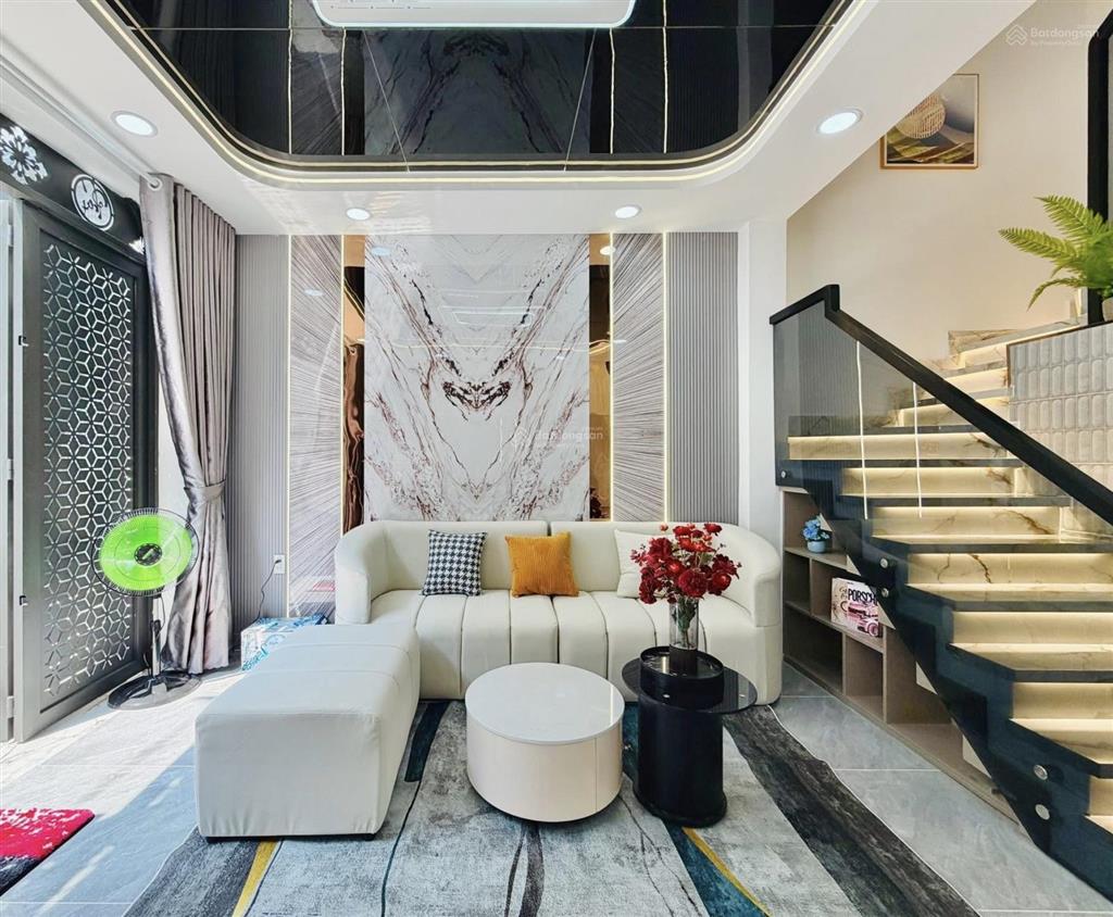 Bán nhanh căn nhà 52.8m2 ngay lê quang định, gò vấp  3 tỷ 350, hẻm 5m. shr, pháp lí sạch.  ngay!