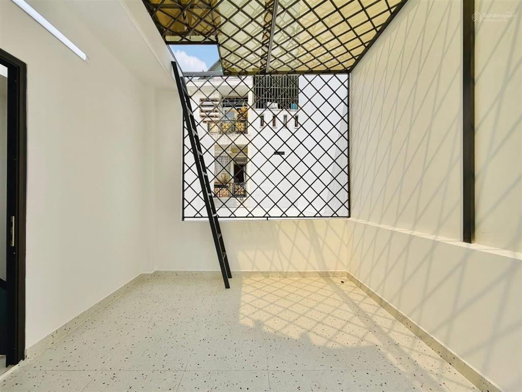 Bán nhanh căn nhà 52.8m2 ngay lê quang định, gò vấp  3 tỷ 350, hẻm 5m. shr, pháp lí sạch.  ngay!