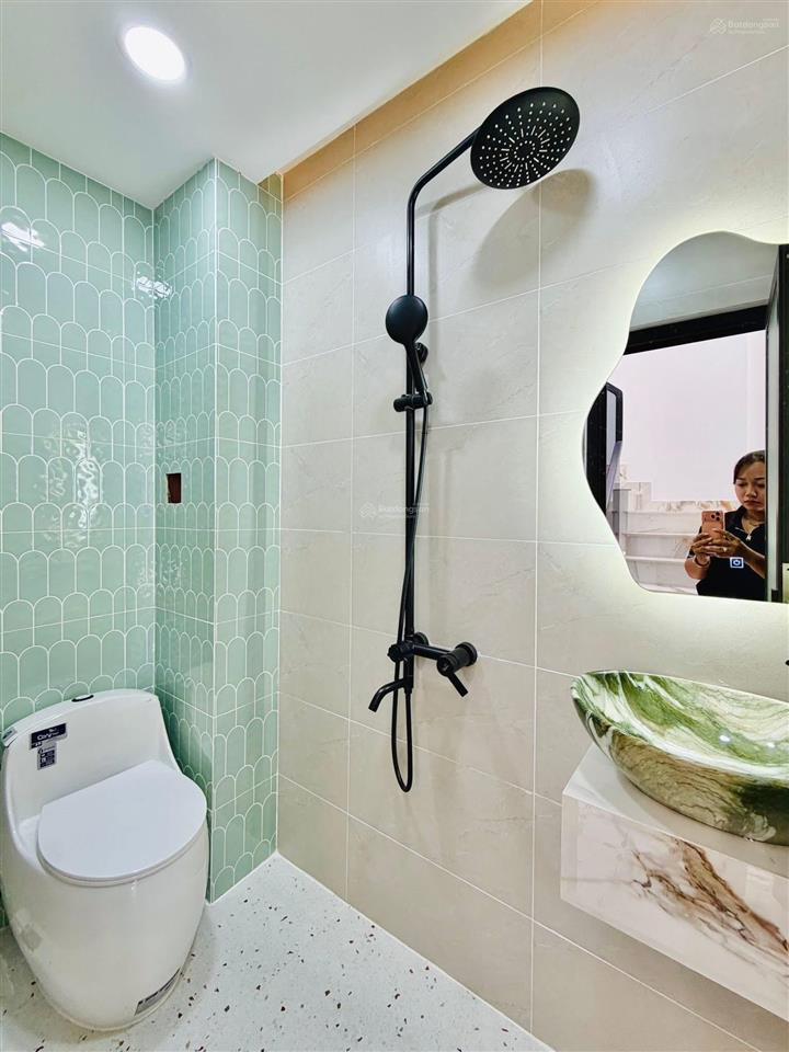 Bán nhanh căn nhà 52.8m2 ngay lê quang định, gò vấp  3 tỷ 350, hẻm 5m. shr, pháp lí sạch.  ngay!