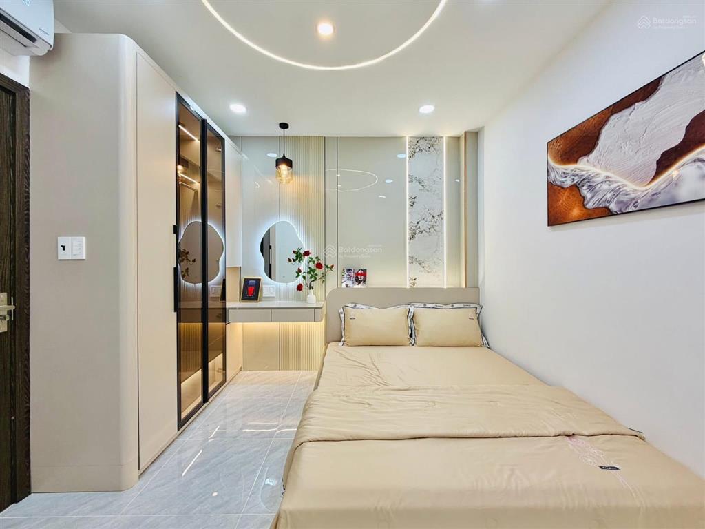 Bán nhanh căn nhà 52.8m2 ngay lê quang định, gò vấp  3 tỷ 350, hẻm 5m. shr, pháp lí sạch.  ngay!