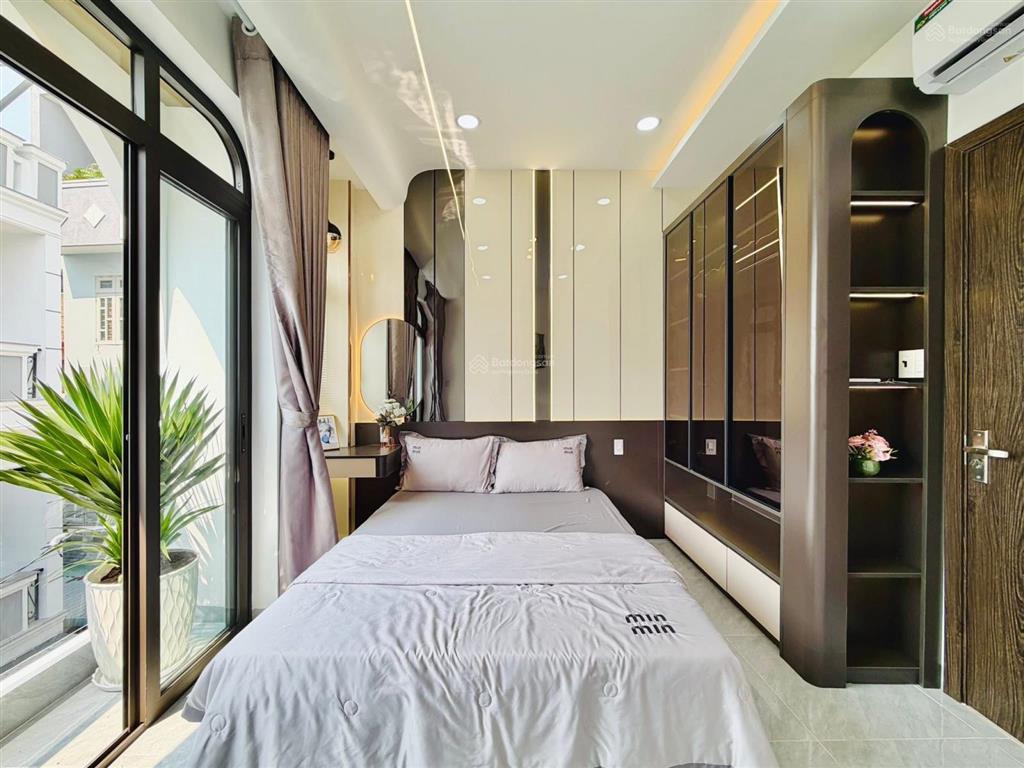 Bán nhanh căn nhà 52.8m2 ngay lê quang định, gò vấp  3 tỷ 350, hẻm 5m. shr, pháp lí sạch.  ngay!