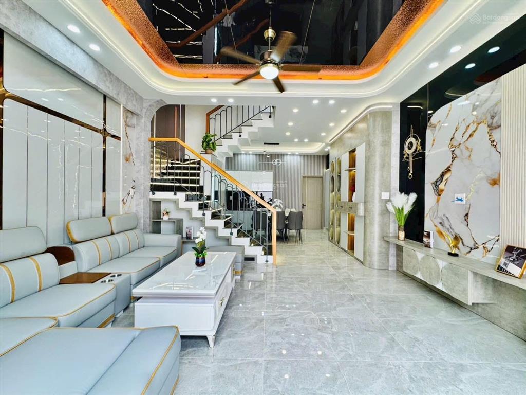 Cô yến bán nhà 52m2 ngay lê thị hồng, gò vấp  3 tỷ 160, hẻm 5m. shr, pháp lí sạch.  0926 278 ***