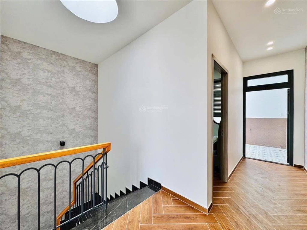 Cô yến bán nhà 52m2 ngay lê thị hồng, gò vấp  3 tỷ 160, hẻm 5m. shr, pháp lí sạch.  0926 278 ***