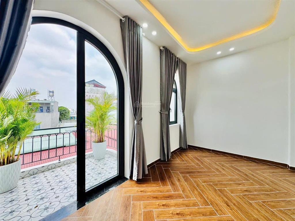 Cô yến bán nhà 52m2 ngay lê thị hồng, gò vấp  3 tỷ 160, hẻm 5m. shr, pháp lí sạch.  0926 278 ***