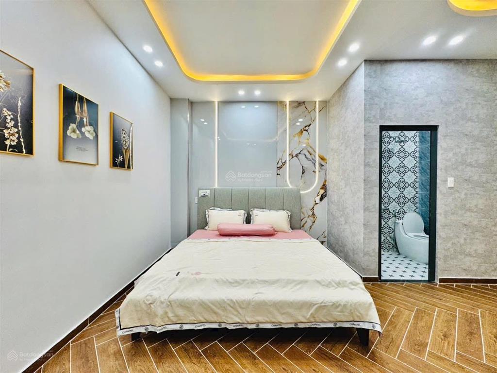 Cô yến bán nhà 52m2 ngay lê thị hồng, gò vấp  3 tỷ 160, hẻm 5m. shr, pháp lí sạch.  0926 278 ***