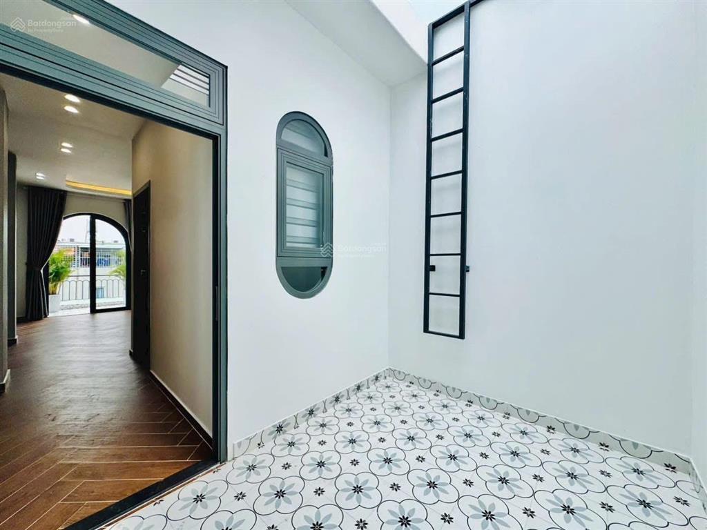 Cô yến bán nhà 52m2 ngay lê thị hồng, gò vấp  3 tỷ 160, hẻm 5m. shr, pháp lí sạch.  0926 278 ***