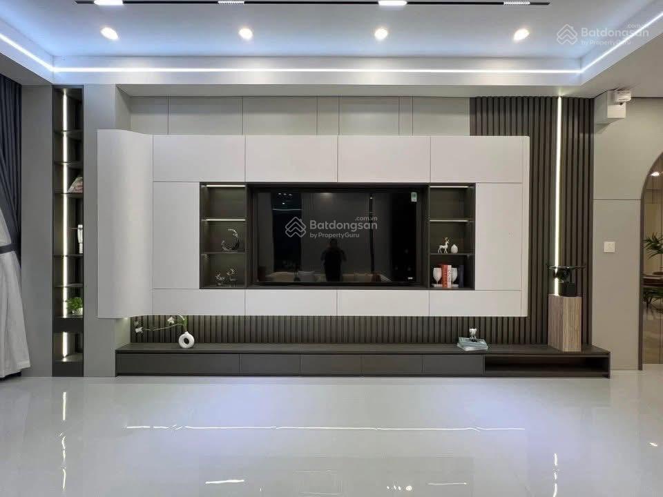 Chủ nhà cần bán gấp căn nhà phạm văn đồng, gò vấp. giá 3 tỷ 190 / 60m2. shr, hẻm xe hơi 5m