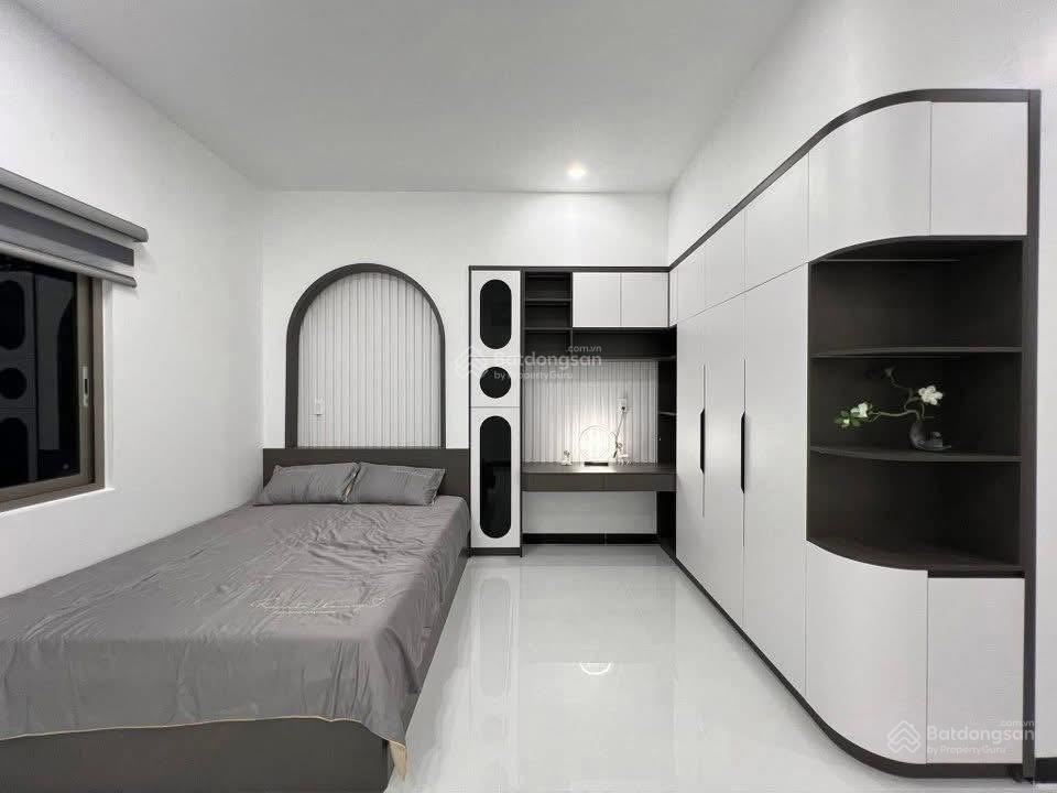 Chủ nhà cần bán gấp căn nhà phạm văn đồng, gò vấp. giá 3 tỷ 190 / 60m2. shr, hẻm xe hơi 5m