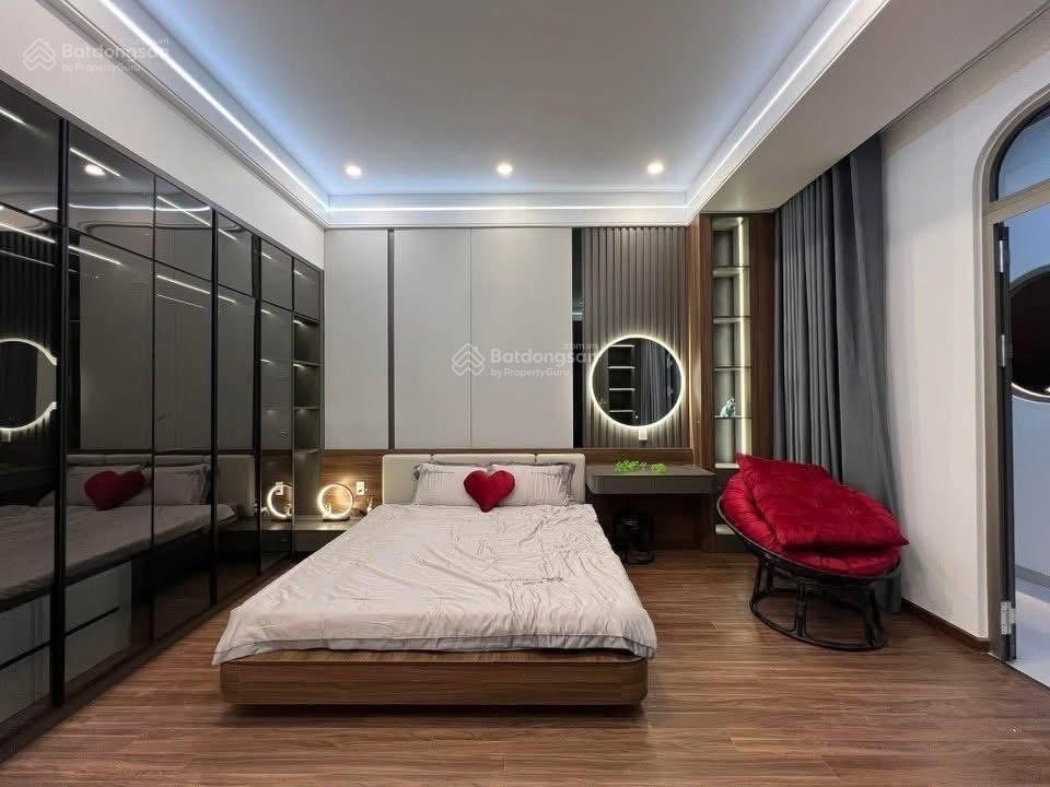 Chủ nhà cần bán gấp căn nhà phạm văn đồng, gò vấp. giá 3 tỷ 190 / 60m2. shr, hẻm xe hơi 5m