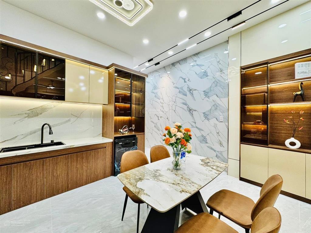 Nhà đẹp 59.2m2 sát chợ gò vấp  lý thường kiệt, gò vấp. giá 3 tỷ 820. shr, hẻm ô tô 4.5m thông